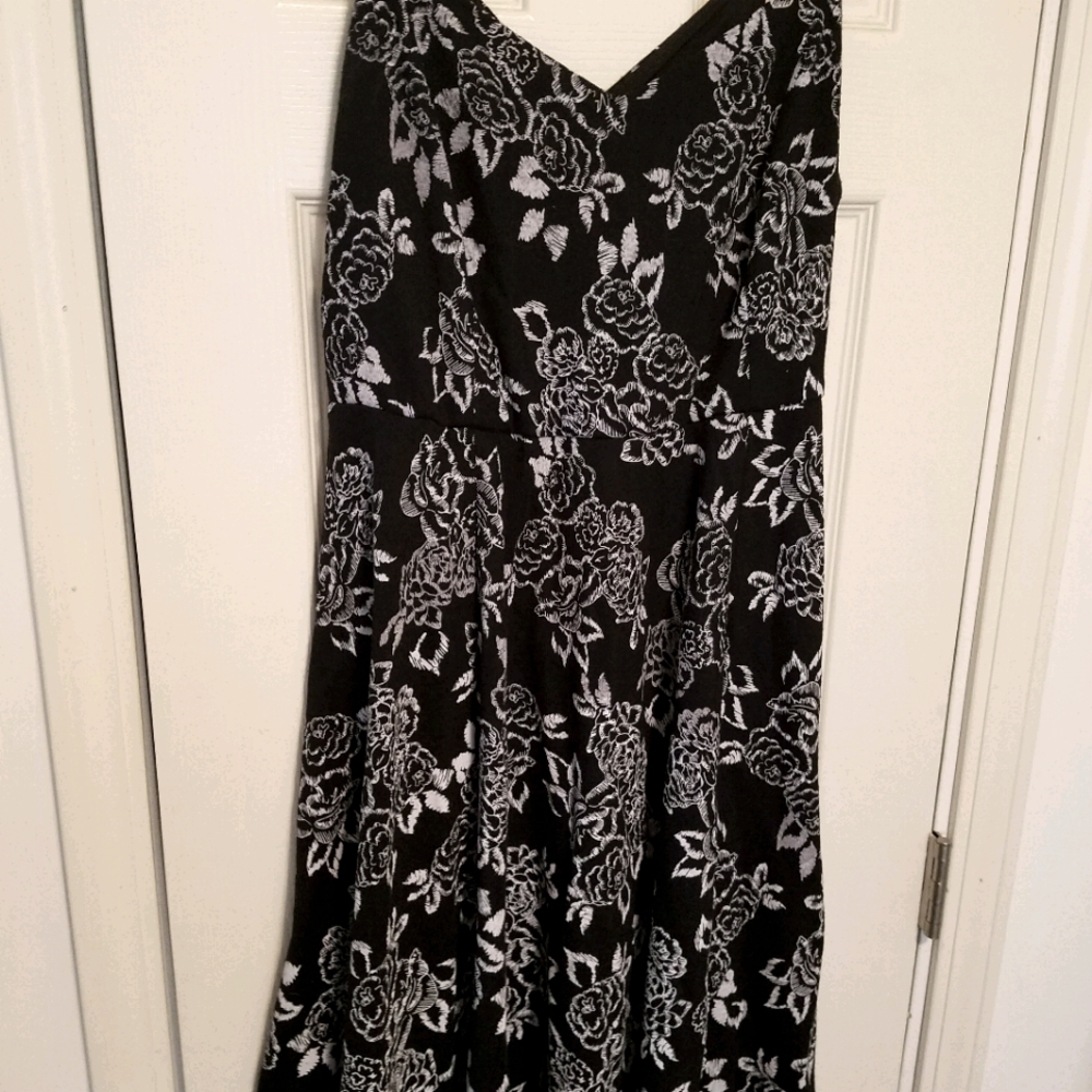 Torrid Womens Black and White Floral Dress Size XL